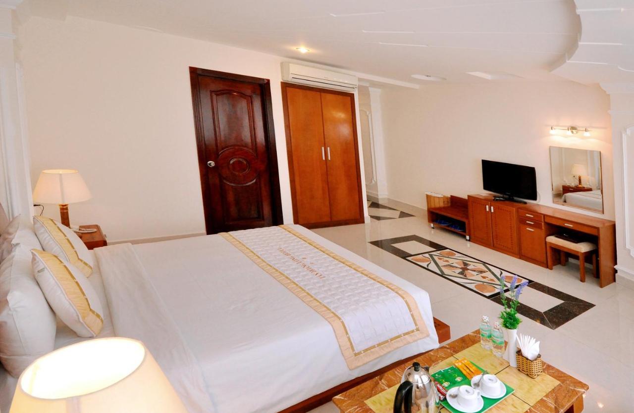 Tan Hoang Long Hotel Ho Chi Minh City Exterior photo