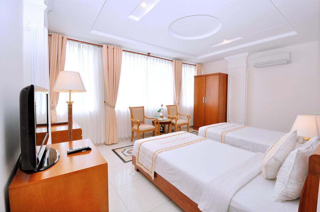 Tan Hoang Long Hotel Ho Chi Minh City Exterior photo