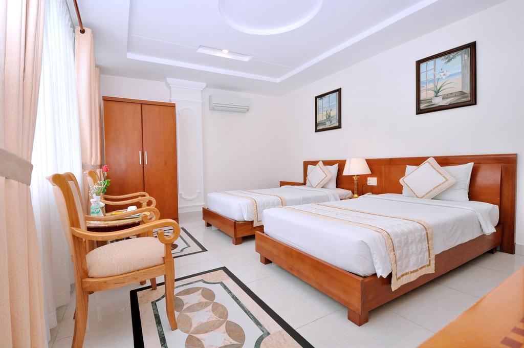 Tan Hoang Long Hotel Ho Chi Minh City Exterior photo